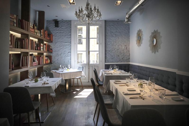 Bonito y romantico comedor en planta primera de El Pecado Restaurante en Salamanca ideal para cenas en pareja
